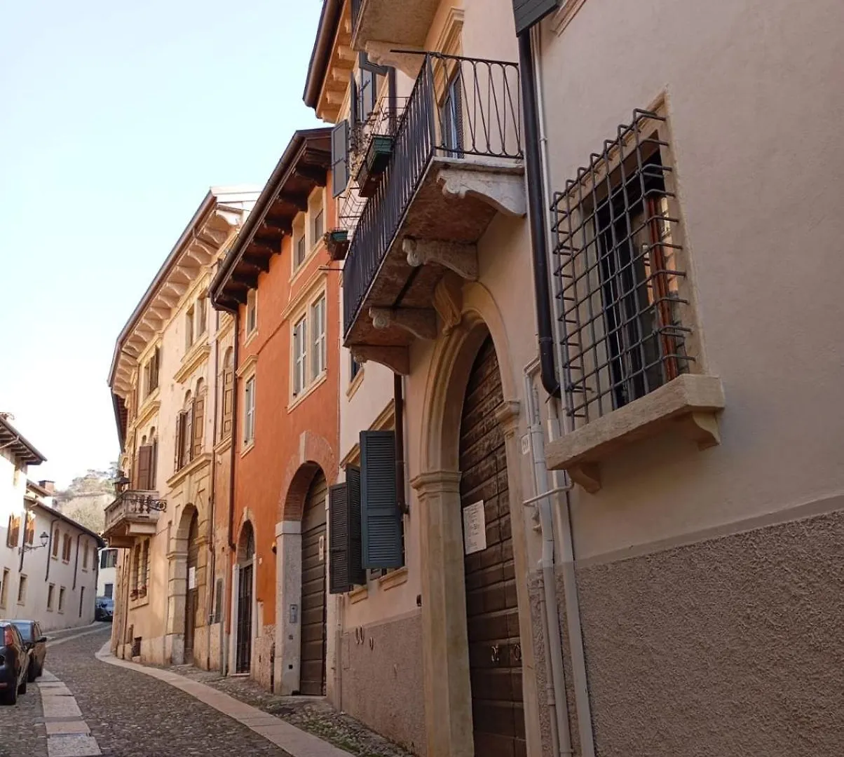 Apartament Charme Domus San Carlo Werona